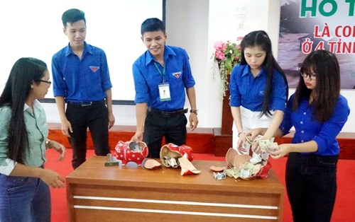 Đại học Đông Á hỗ trợ sinh viên ở 4 tỉnh vùng lũ miền Trung